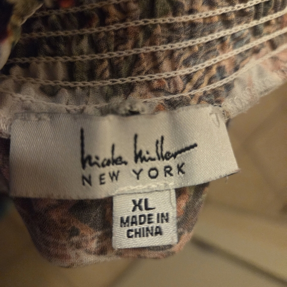 Nicole Miller Vibrant Floral Print Blouse - Picture 4 of 5